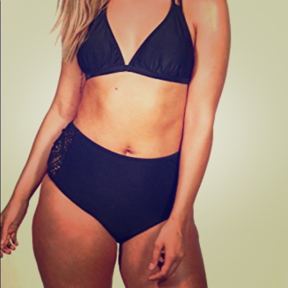 NWT Boohoo April high waisted bikini size 16